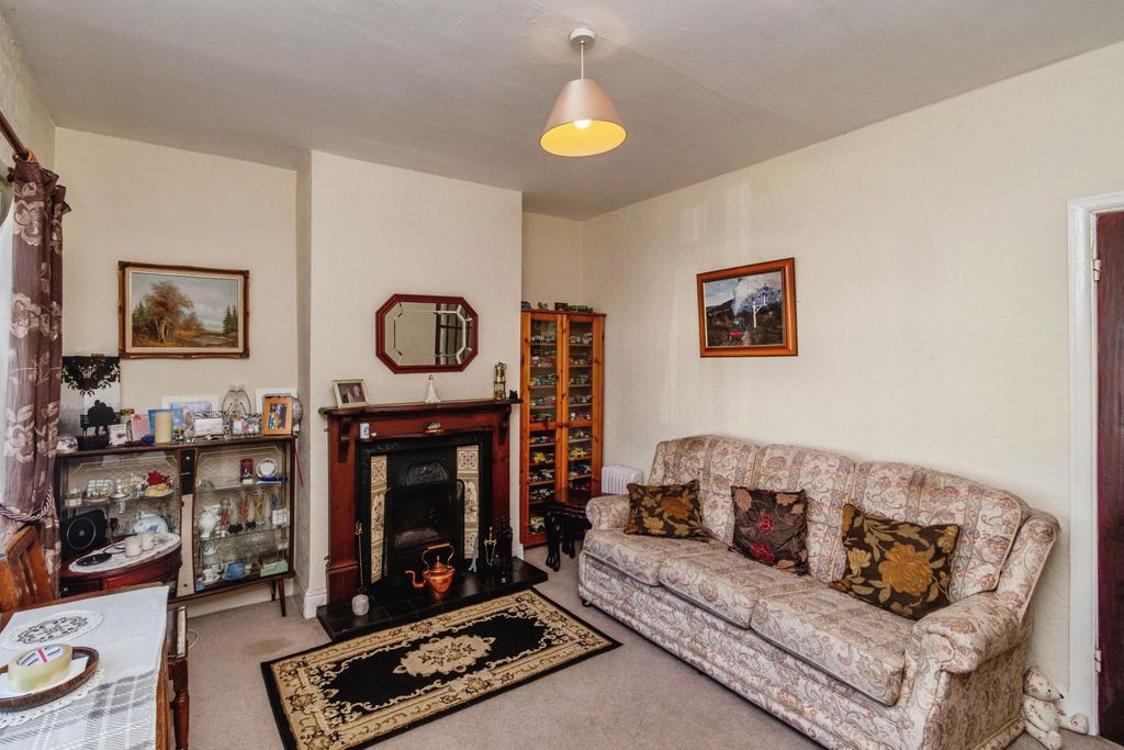 Property photo 3 of 15