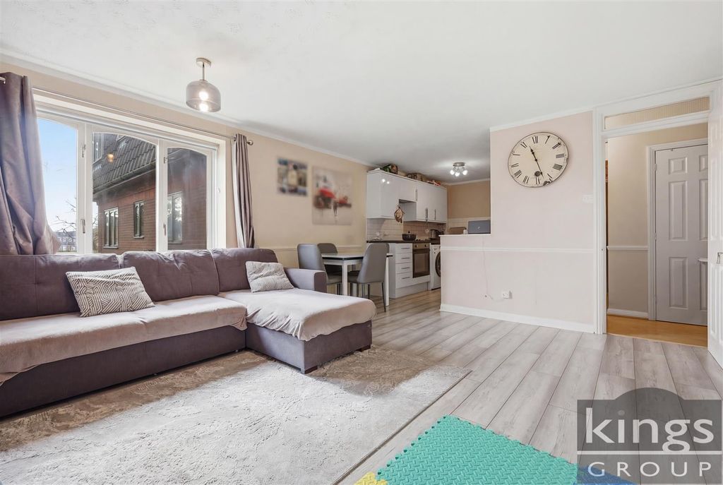 Property photo 3 of 10