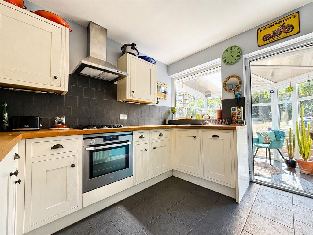 Property photo 2 of 18 Kitchen.Png