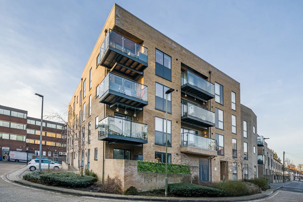 Property photo 1 of 24 External