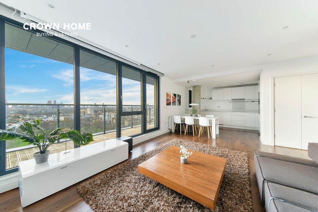 Property photo 2 of 11