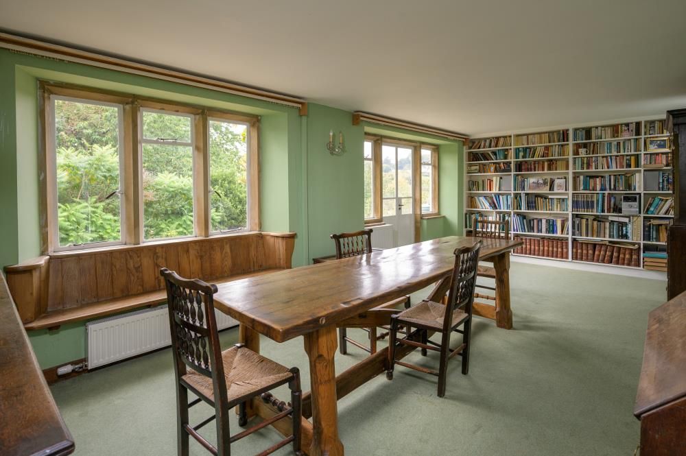 Property photo 3 of 19 Image