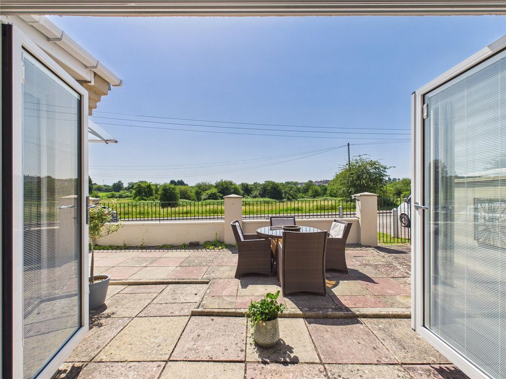 Property photo 2 of 31 Picture No. 01