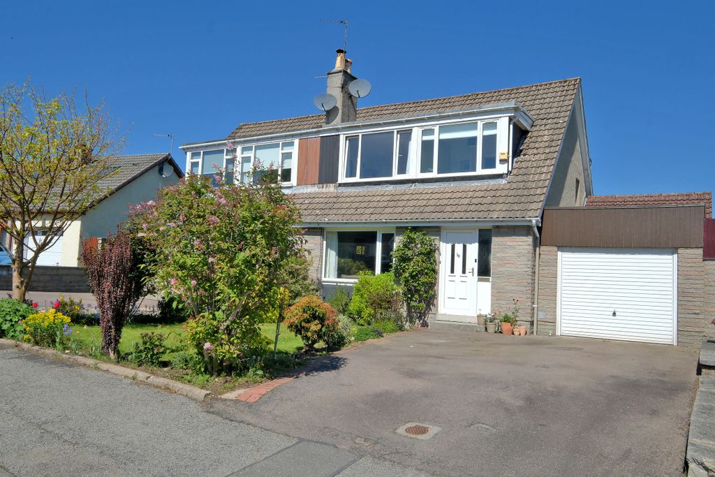 Property photo 1 of 35