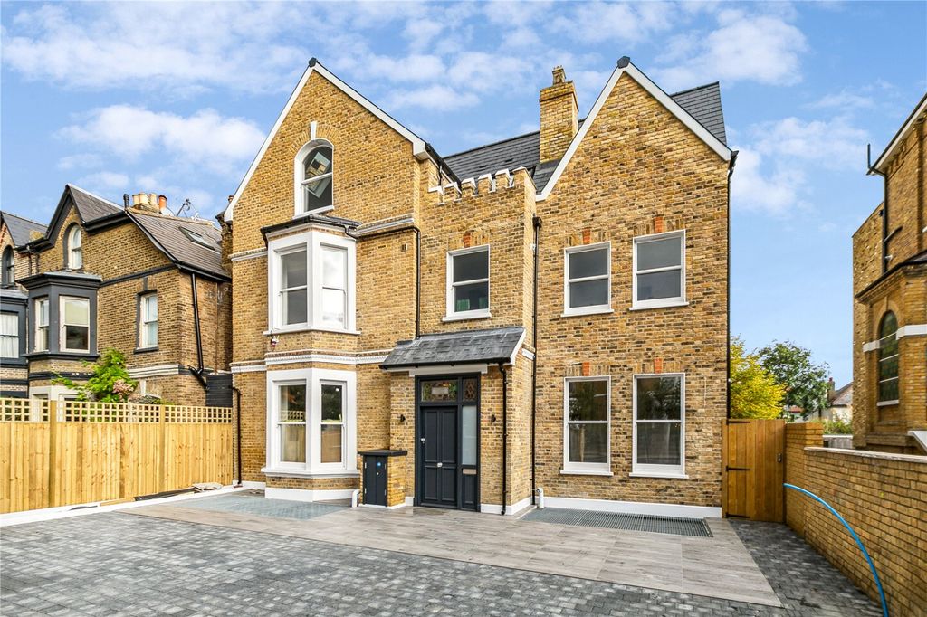 Property photo 1 of 10 Picture No. 22