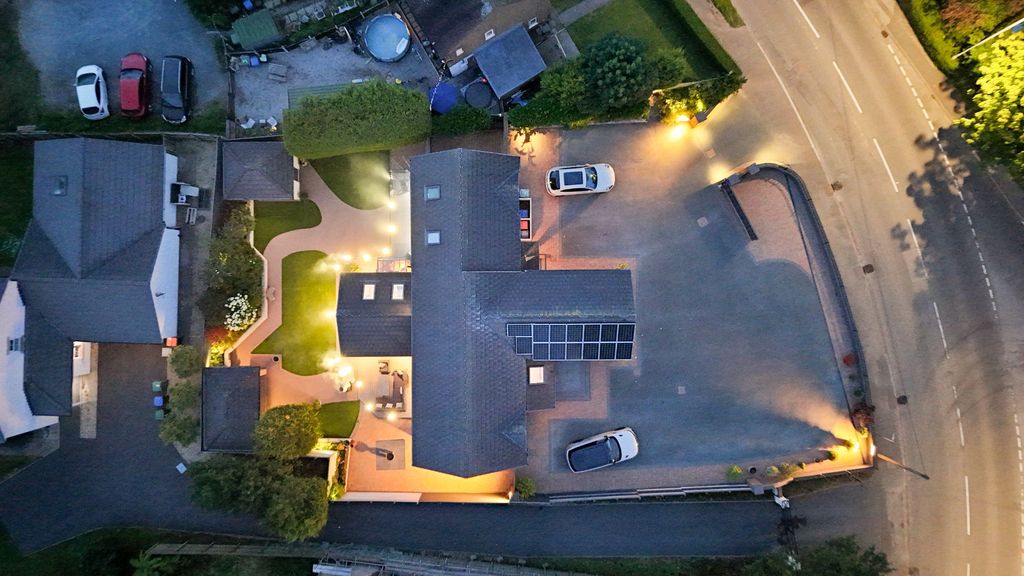 Property photo 2 of 43