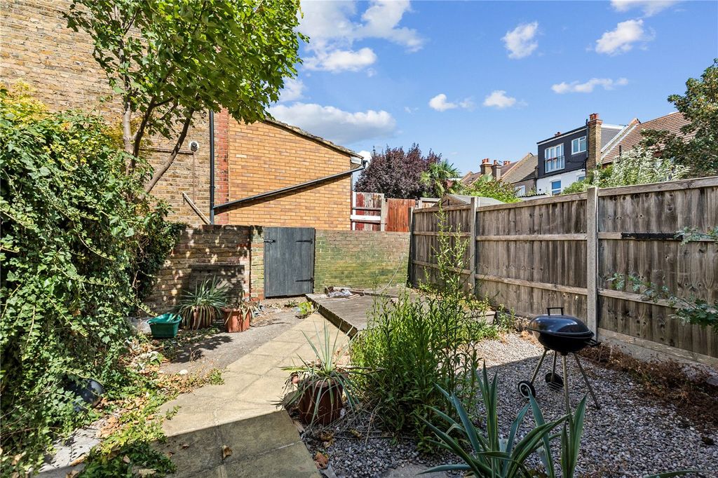 Property photo 2 of 10 Picture No. 21