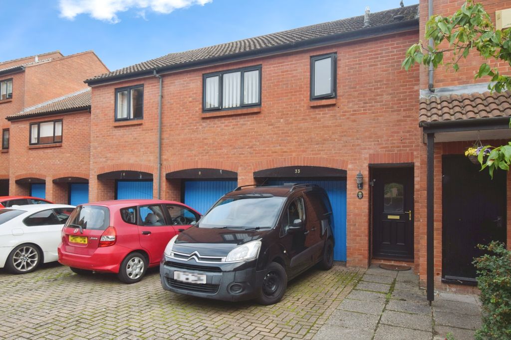 Property photo 1 of 9 Front