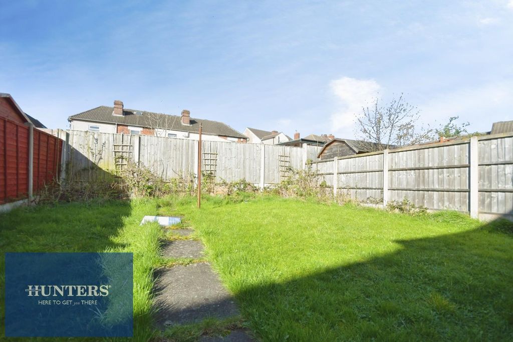 Property photo 2 of 13 Rear Garden 03.Jpg