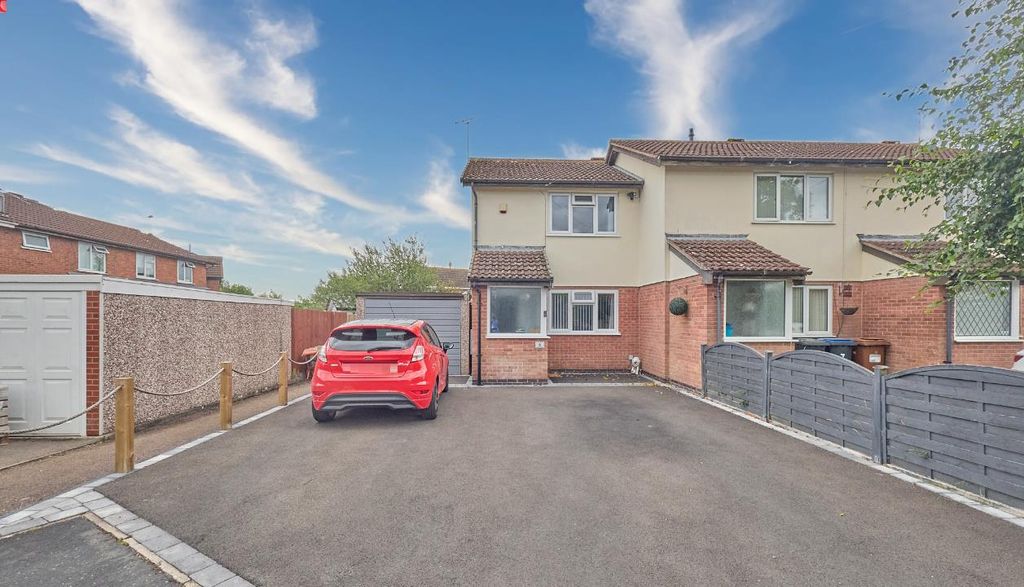 Property photo 1 of 10 Walcote Close 10.Png