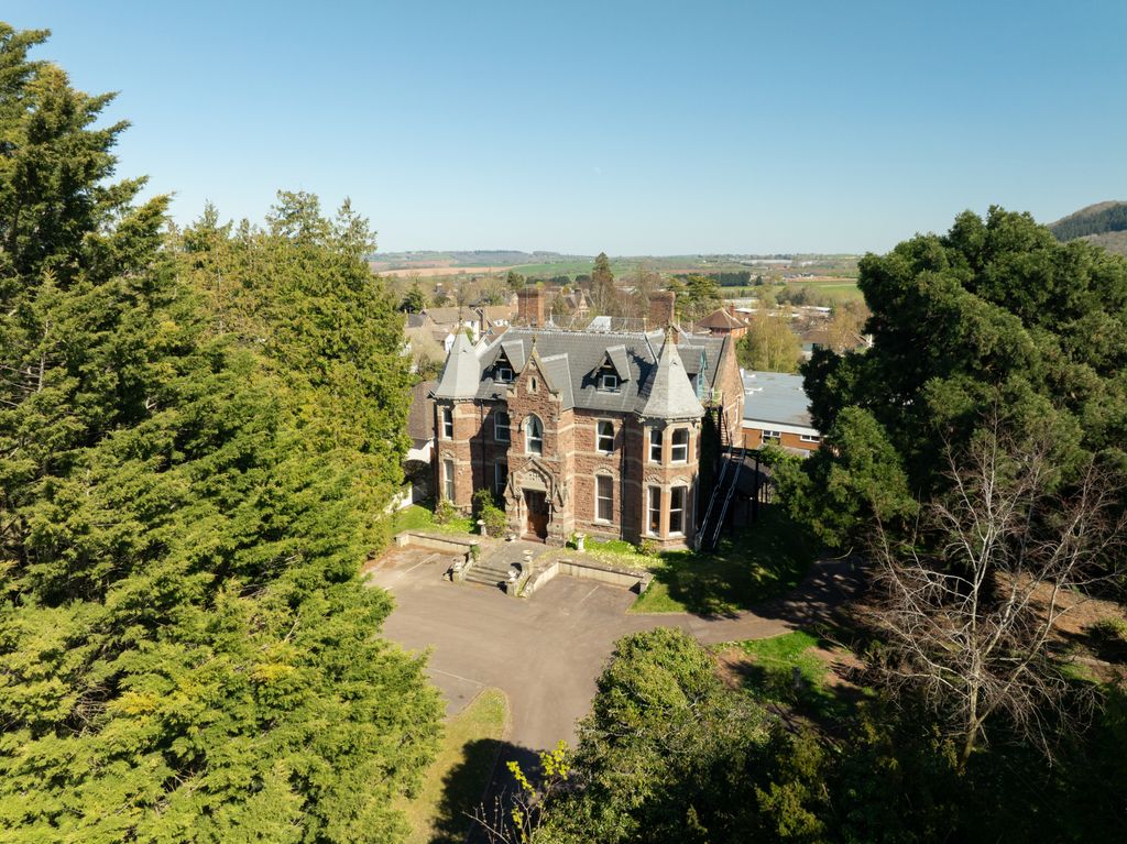 Property photo 1 of 35 Picture No. 36