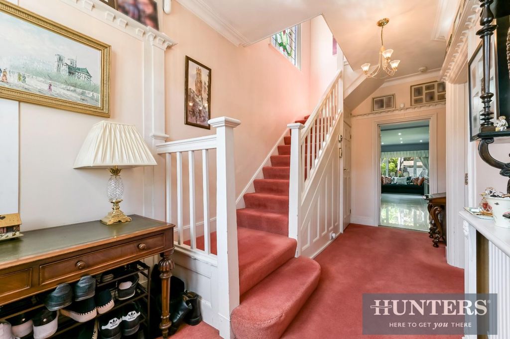Property photo 3 of 25 Thornbury Avenue-1.Jpg