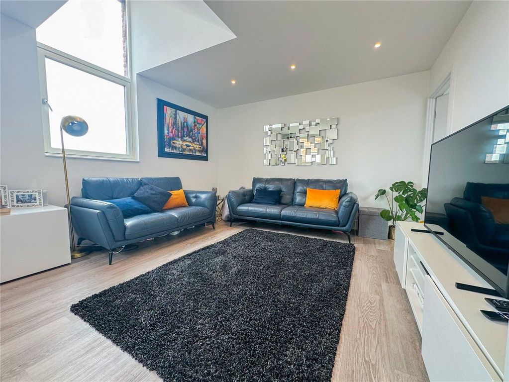 Property photo 3 of 9 Picture No. 06