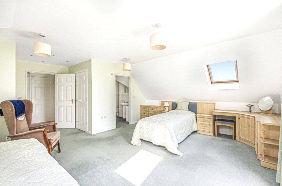 Property photo 3 of 11 Master Bedroom