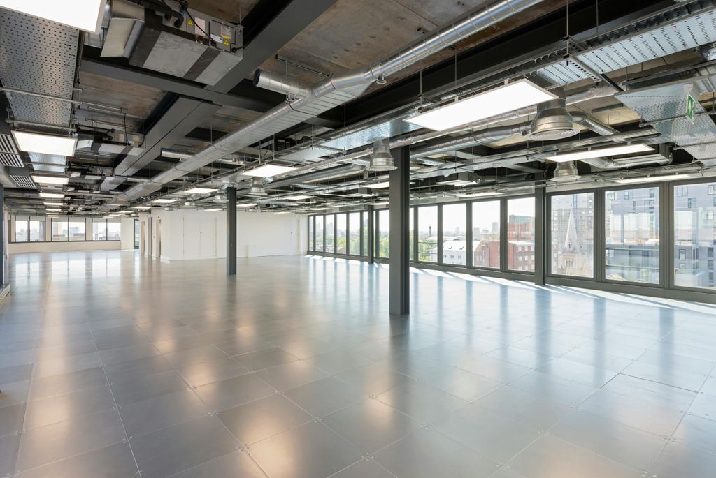 Property photo 2 of 8 2 120 Leman St Interior 2.Jpg