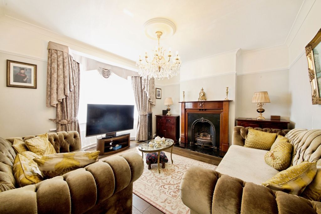 Property photo 3 of 20 Pbox-Img.Jpg