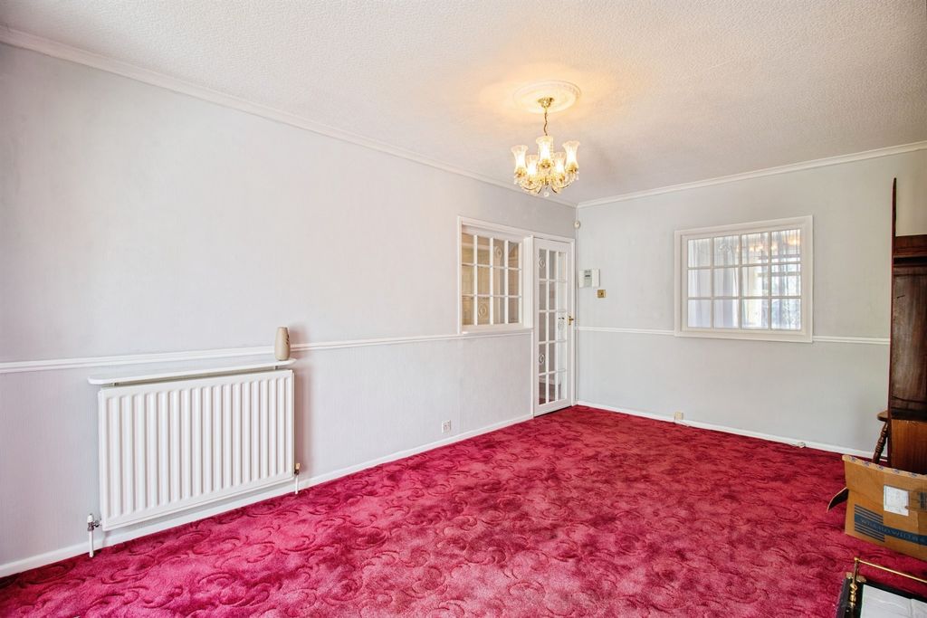 Property photo 3 of 12