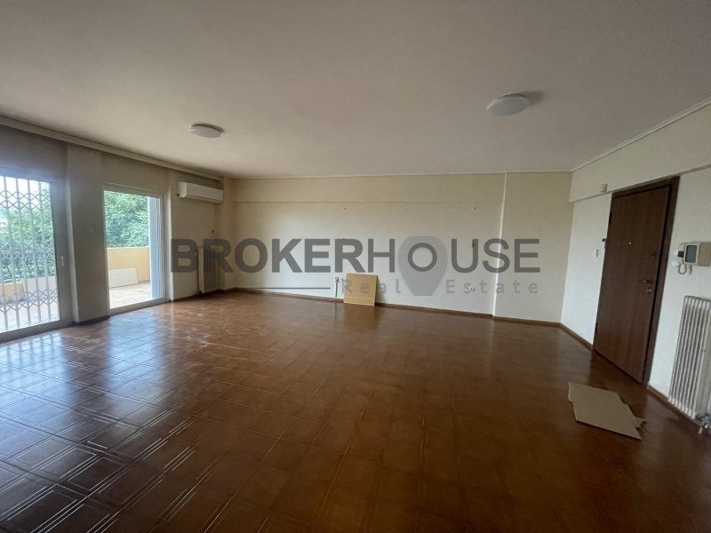 Property photo 3 of 27