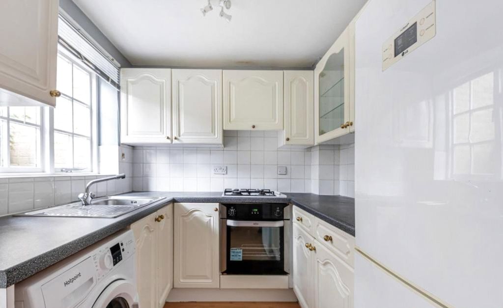 Property photo 2 of 6 Picture No. 15