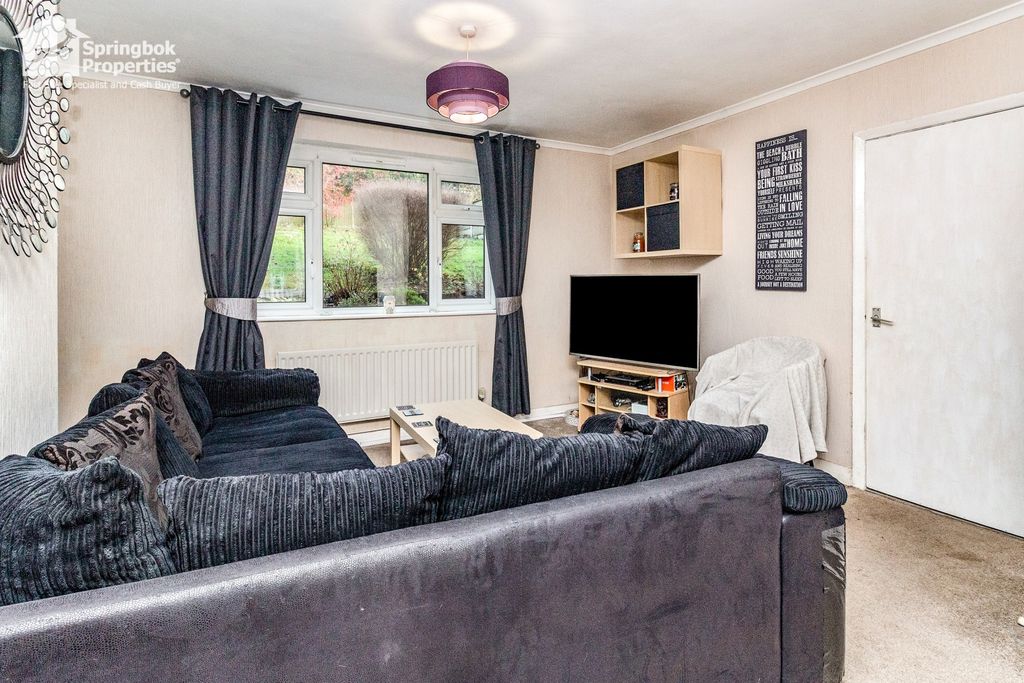 Property photo 2 of 18 1