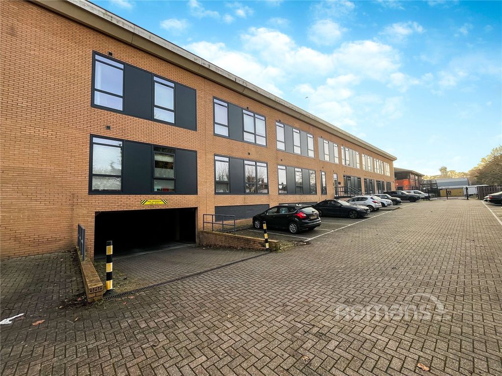 Property photo 1 of 10 Picture No. 05