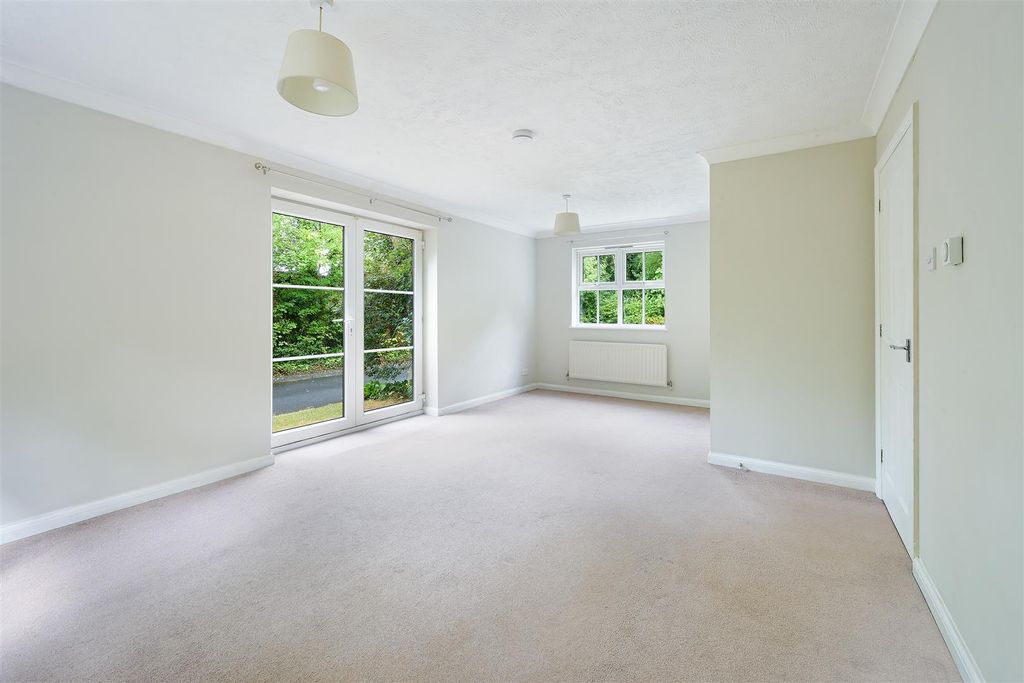 Property photo 2 of 16 Birch Court, 3- (1).Jpg