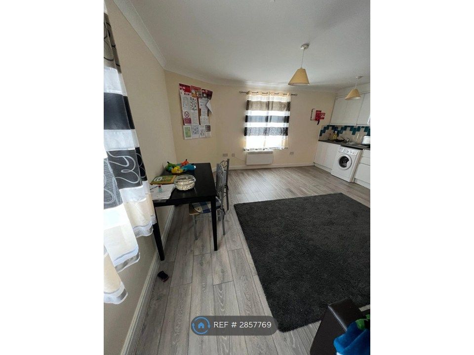 Property photo 2 of 8