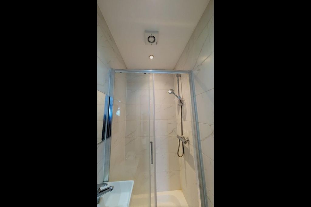 Property photo 3 of 6 Bathroom