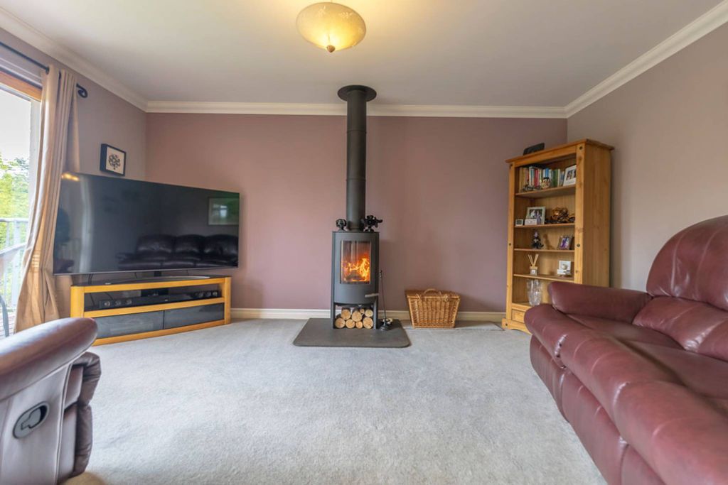 Property photo 3 of 31