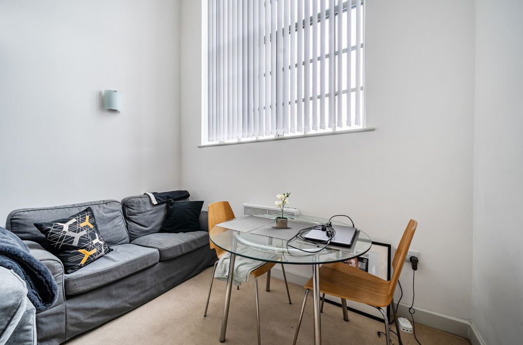 Property photo 3 of 17 1421001-13-69A6c6...