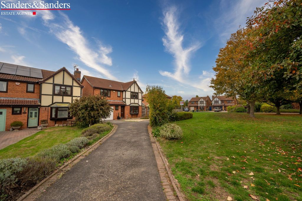 Property photo 3 of 32 Photograph 3