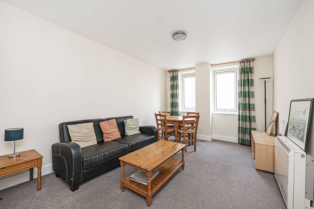 Property photo 2 of 7