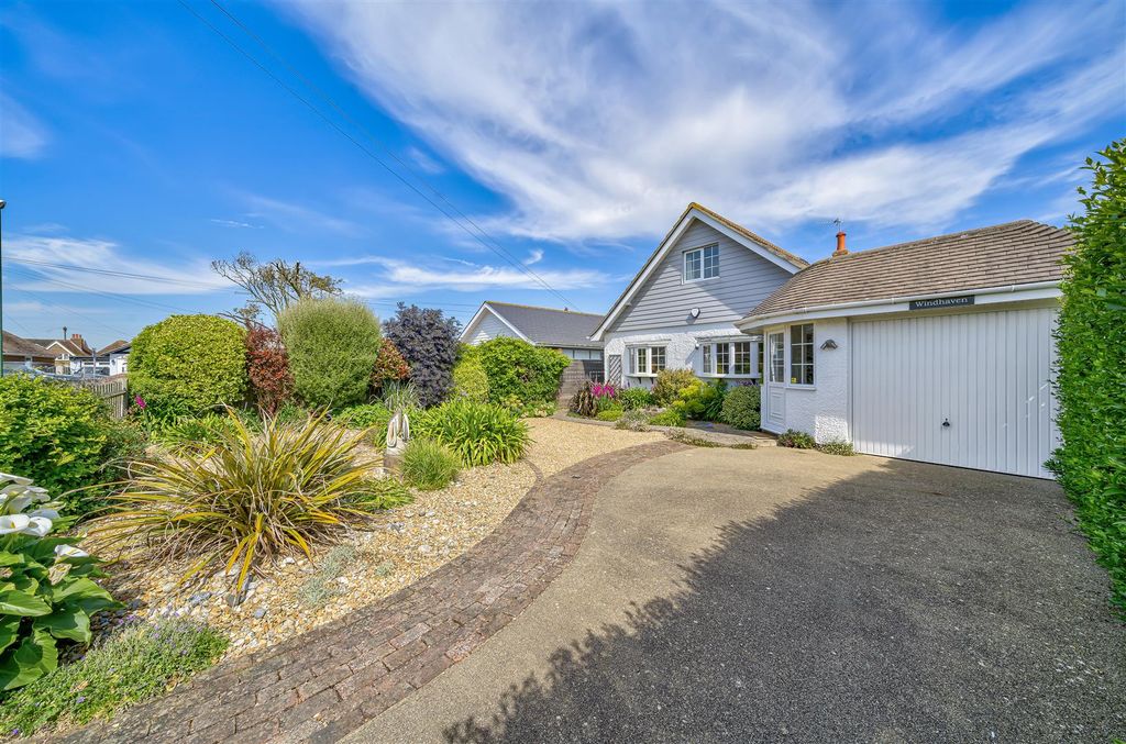 Property photo 3 of 34 Windhaven-17.Jpg