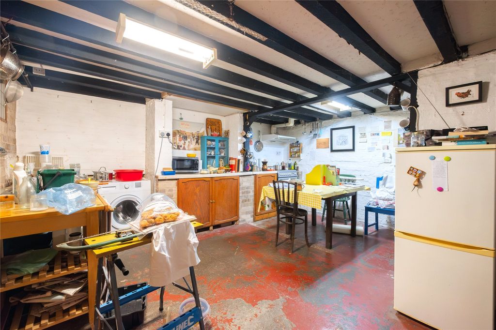 Property photo 3 of 10 Dining Kitchen