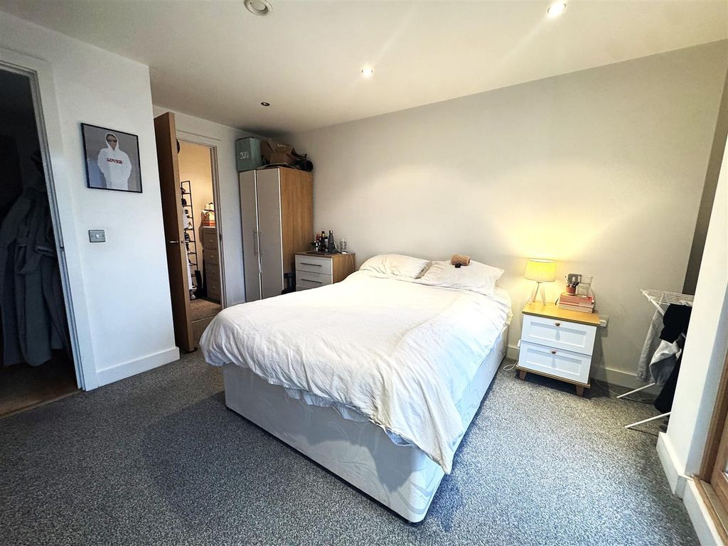 Property photo 3 of 6 Bedroom 1.1.Jpeg