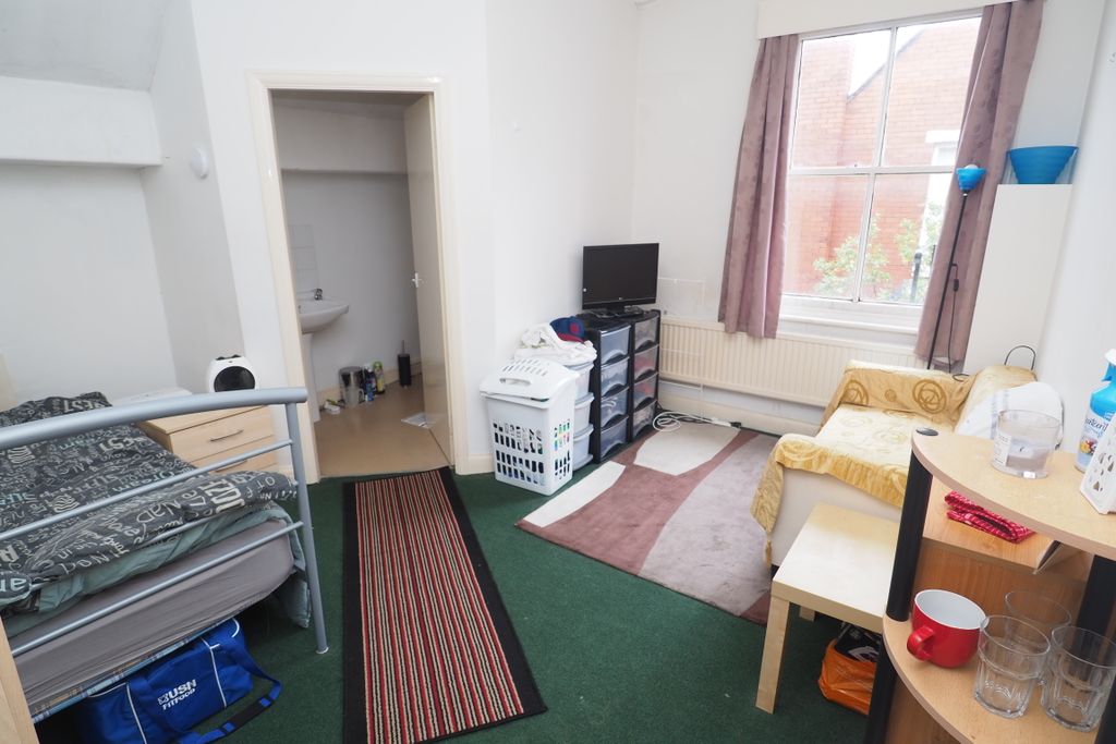 Property photo 2 of 11