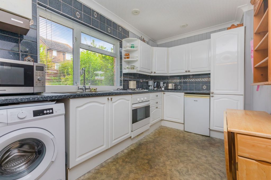 Property photo 2 of 18