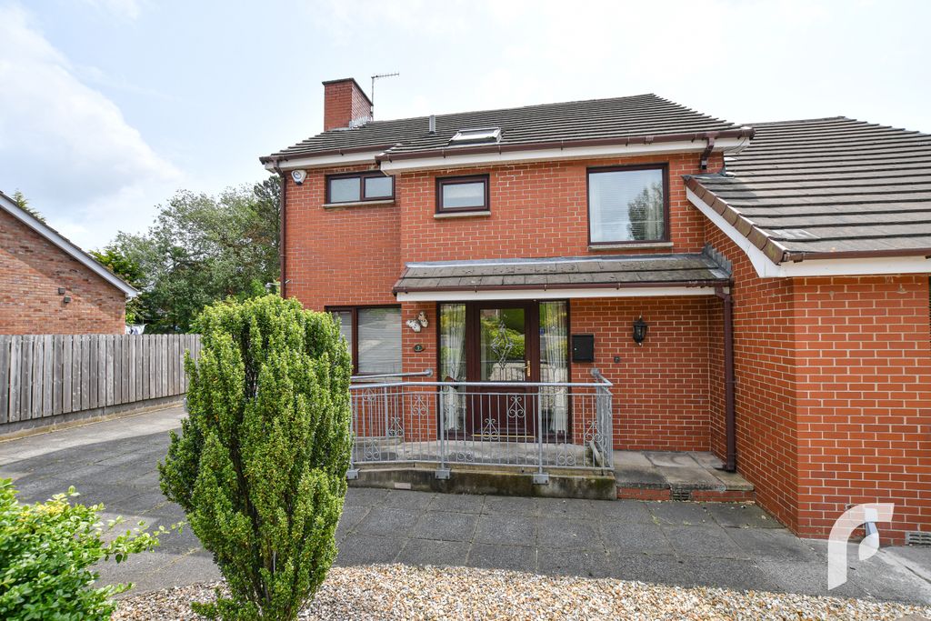 Property photo 2 of 44