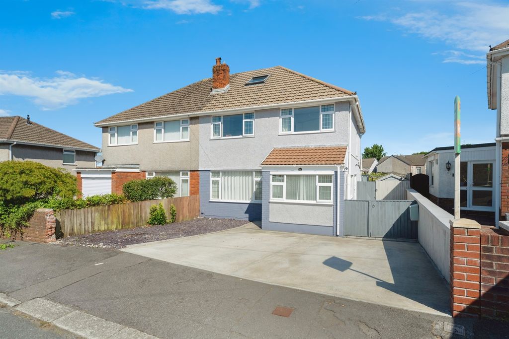 Property photo 2 of 29