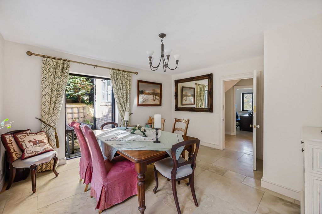 Property photo 3 of 23 Picture No. 39