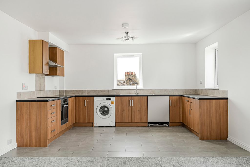 Property photo 3 of 20 Kitchen Area