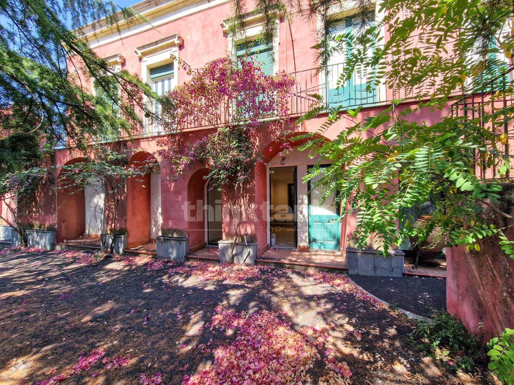Property photo 1 of 32