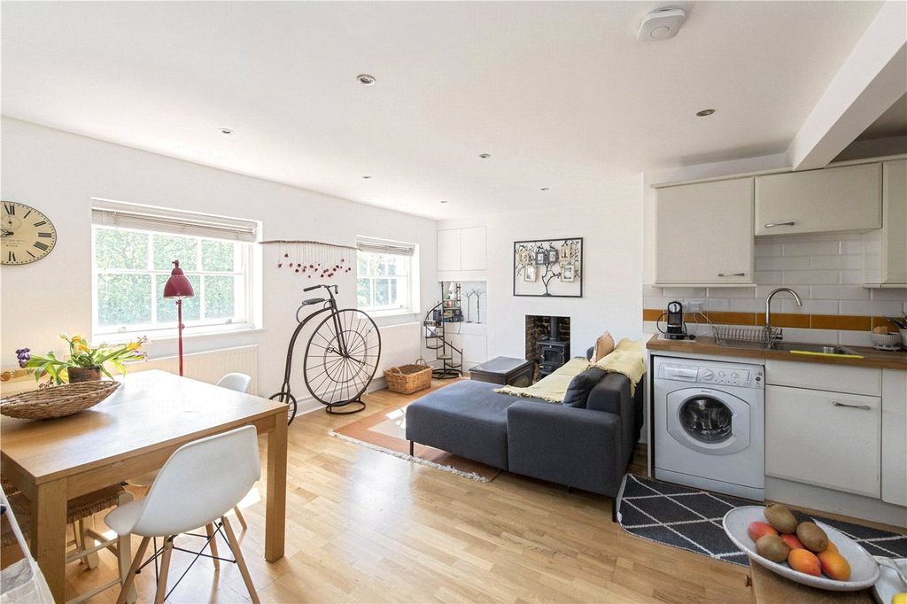 Property photo 3 of 10 Reception Kitchen