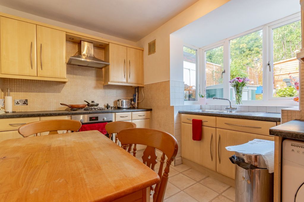 Property photo 2 of 15 Picture No. 10