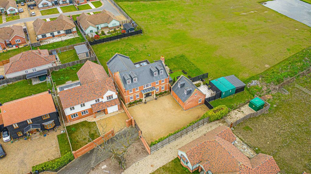 Property photo 2 of 49