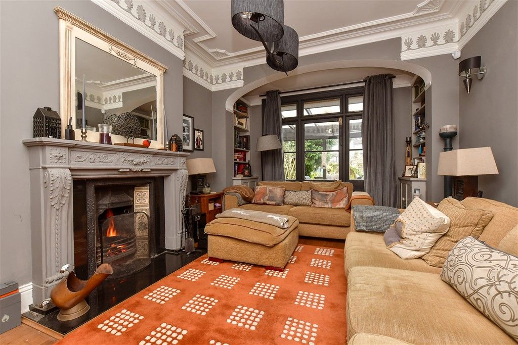 Property photo 2 of 21 Living Room