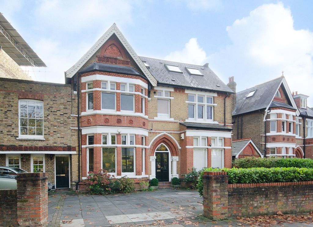 Property photo 1 of 10
