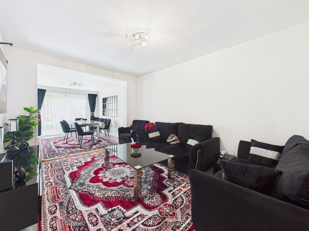 Property photo 2 of 14 Cam05080G0-Pr0200-Still015.Jpg