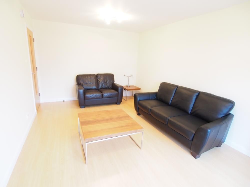 Property photo 3 of 12 Lounge