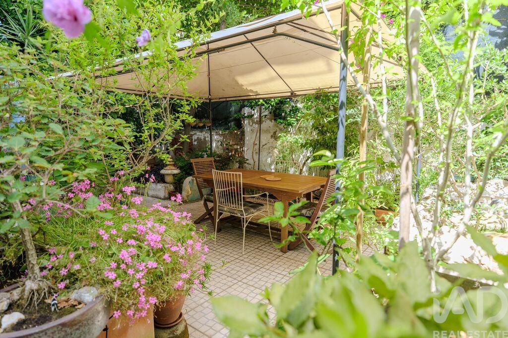 Property photo 1 of 37